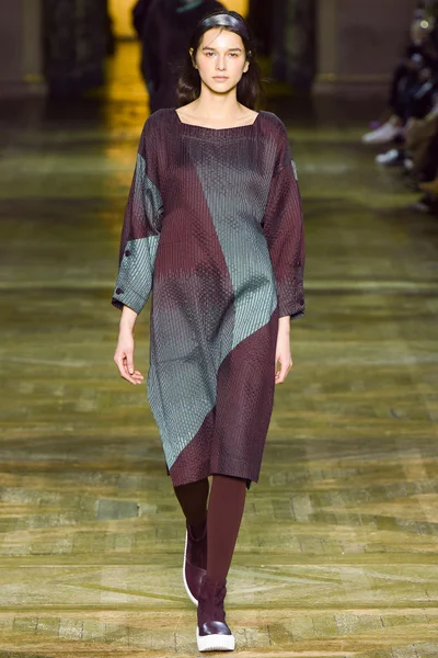 Look 2